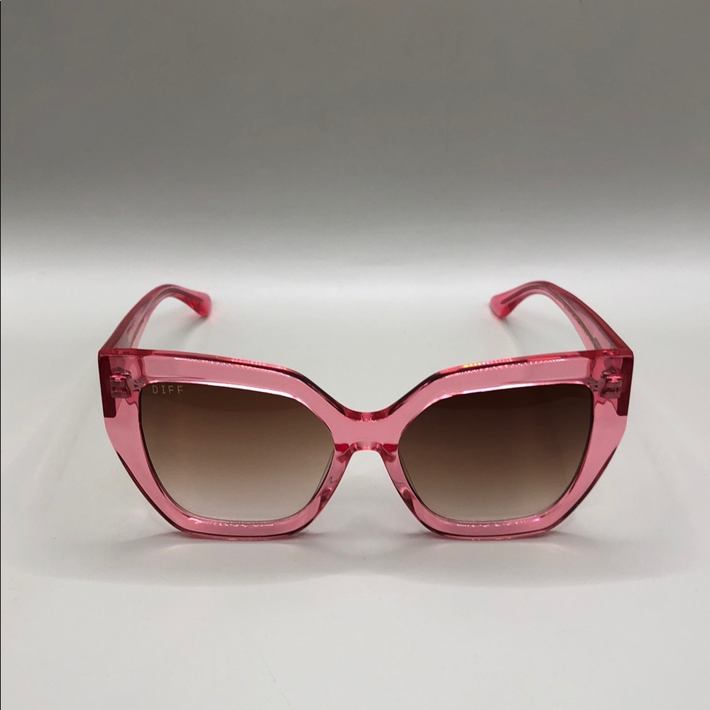 Diff Blaire sunglasses in candy pink crystal brown gradient sunglasses cat eye - Picture 4 of 13